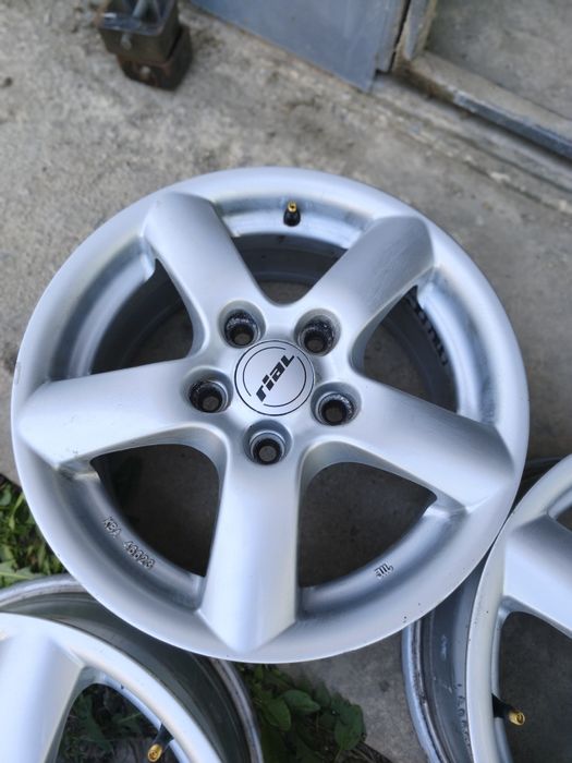 Диски 5/114.3 R15