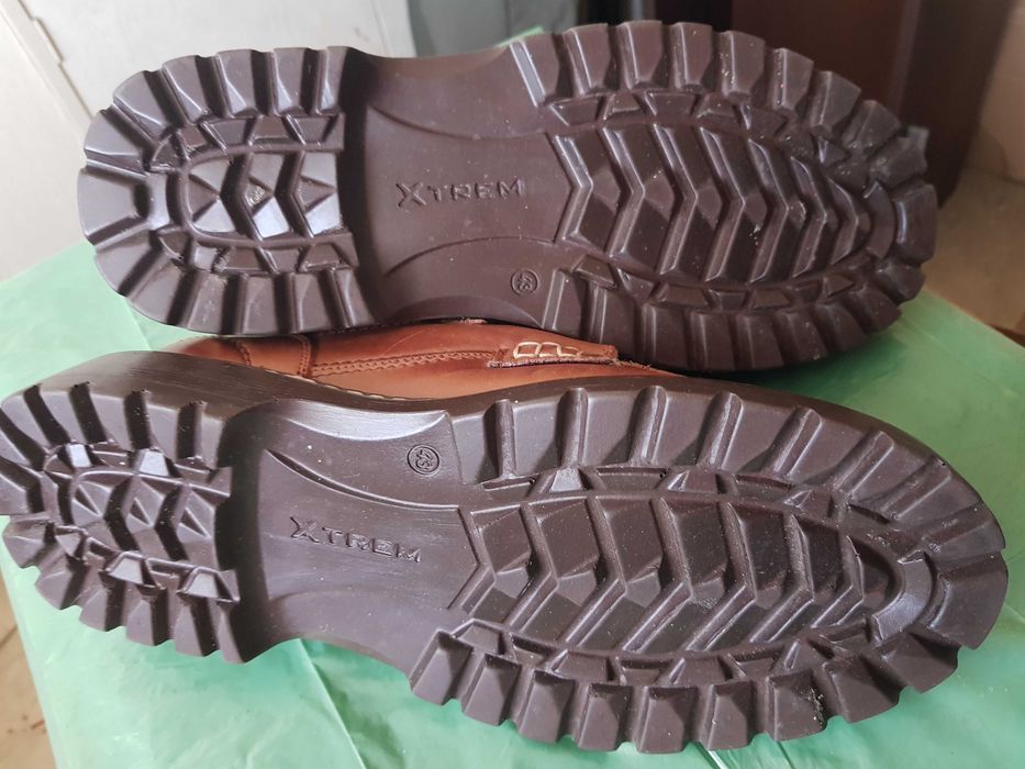 Buty zimowe, ocieplane kożuchem