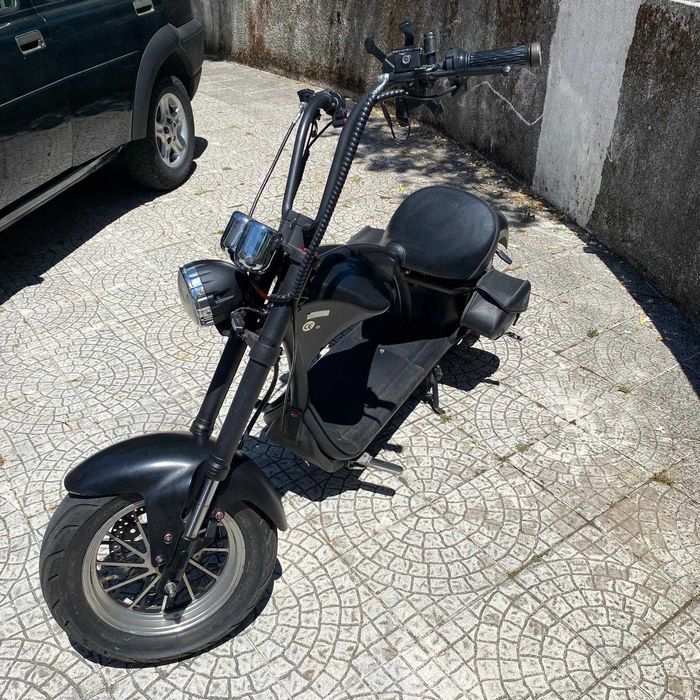 Trotinete "Moto" Elétrica City Coco