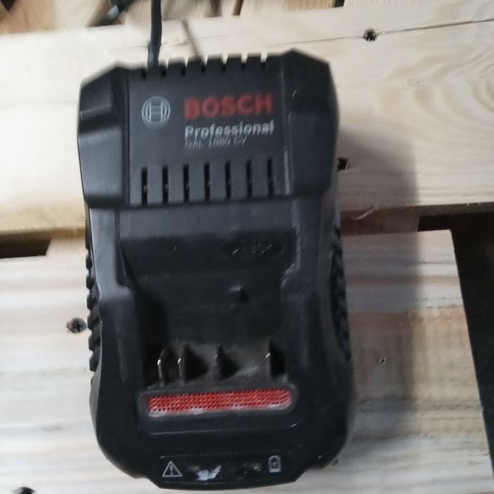 Ładowarka Bosch 36 v do takich aku