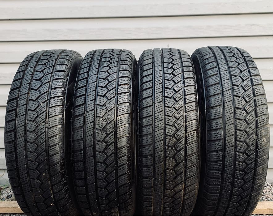 Комплект зимових шин Sunfull 175/65 R15 SF-982