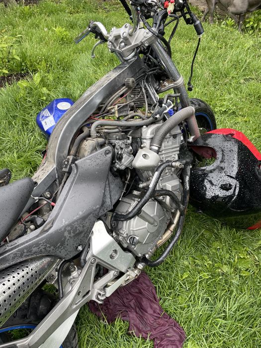 Пластик рама колеса Honda hornet 600