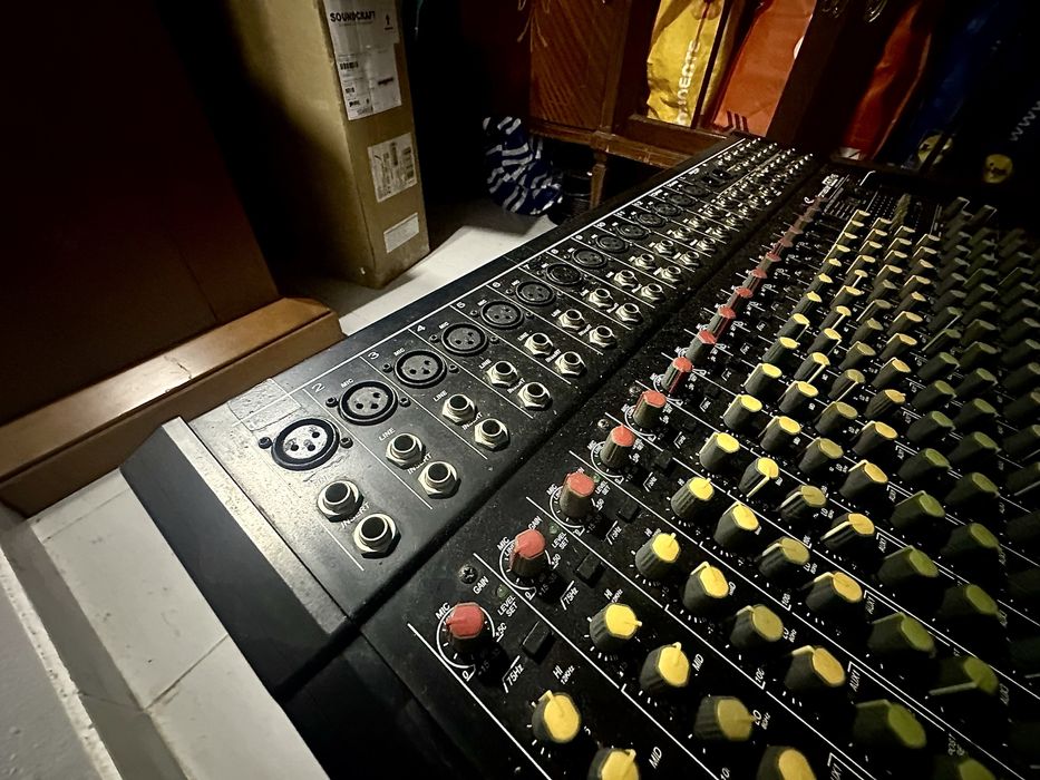 Mesa de mistura profissional Studiomaster C5X16