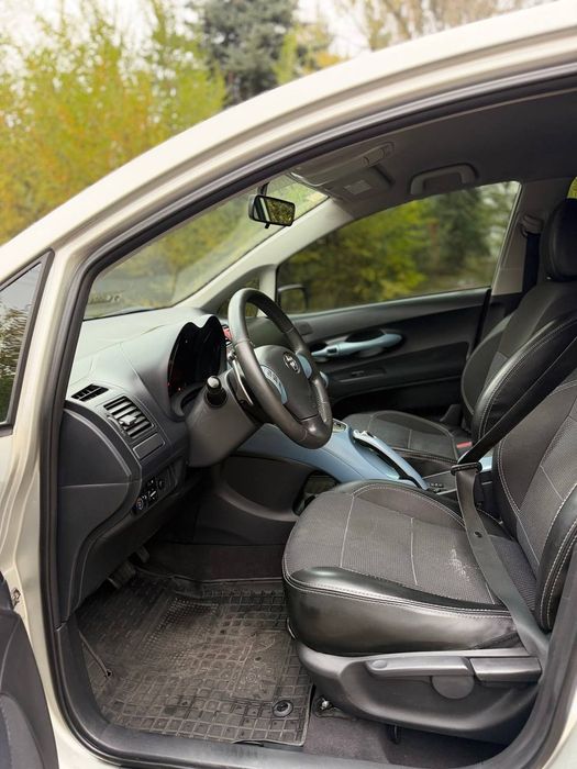 продам Toyota Auris