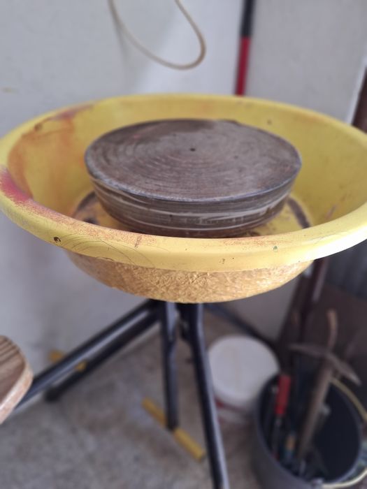 Roda de oleiro manual