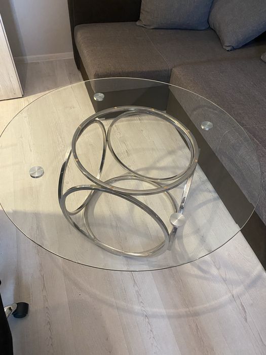 Stół szklany do salonu