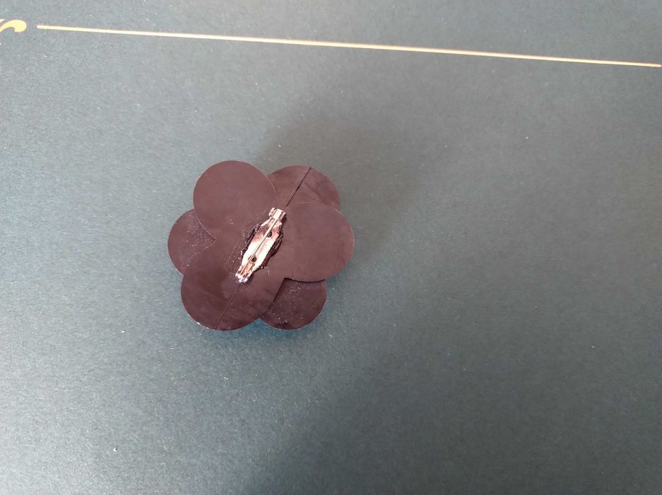 Damska broszka , przypinka