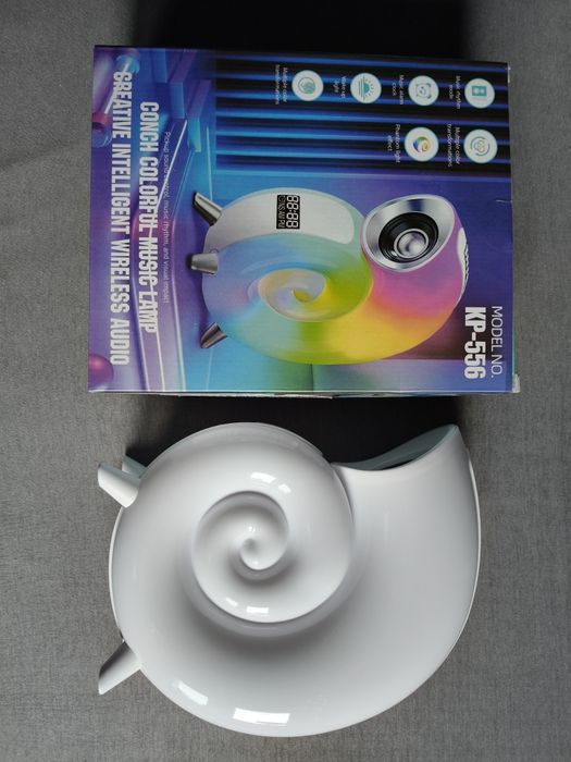 Sprzedam zegarko głośnik zmieniający kolory