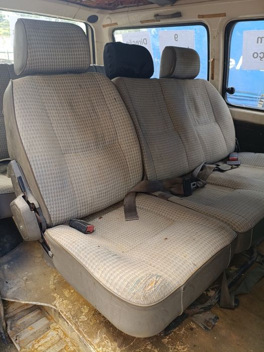 Mitsubishi L 300  de 9 lugares