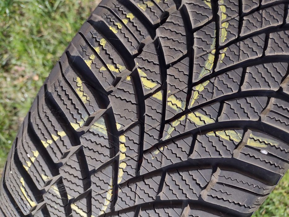 Bridgestone Blizzak LM005 195/65 R15 91T zimowe – 5 szt. 4+1
