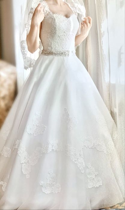 Продаю весільну сукню 38р. іспанського бренду Pronovias