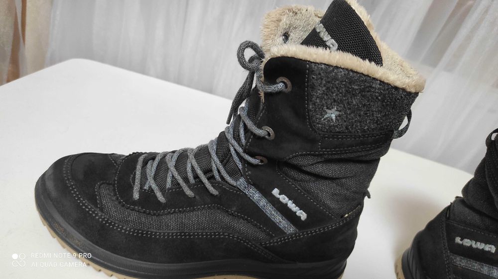 Ботінки жіночі Lowa.37