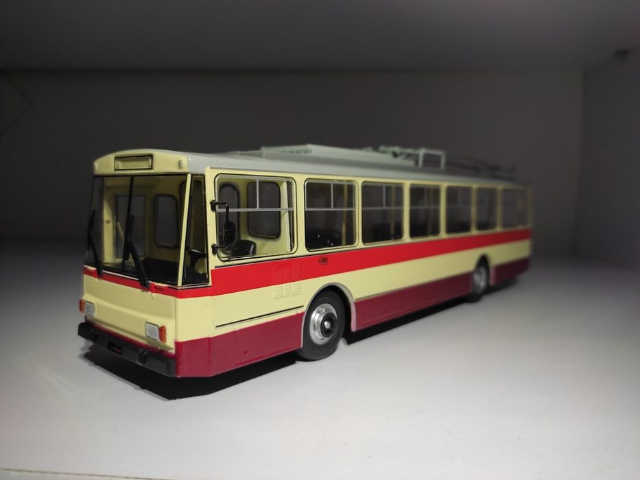 Модель троллейбуса Skoda 14TR