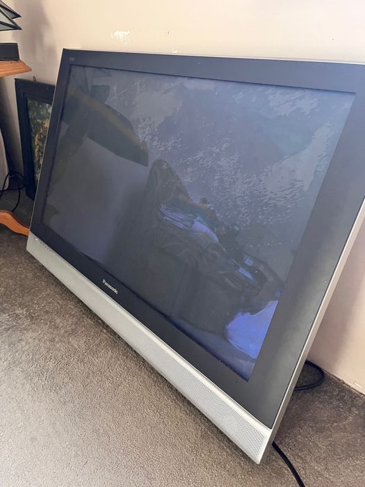 Telewizor Panasonic th42pa50e 42cale