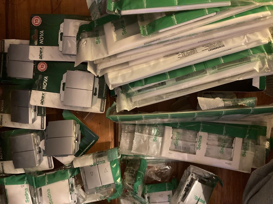 Wlaczniki łączniki gniazdka łącznik świecznikowy