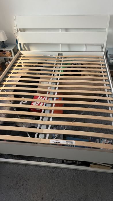 Łóżko + materac 160 × 200 cm