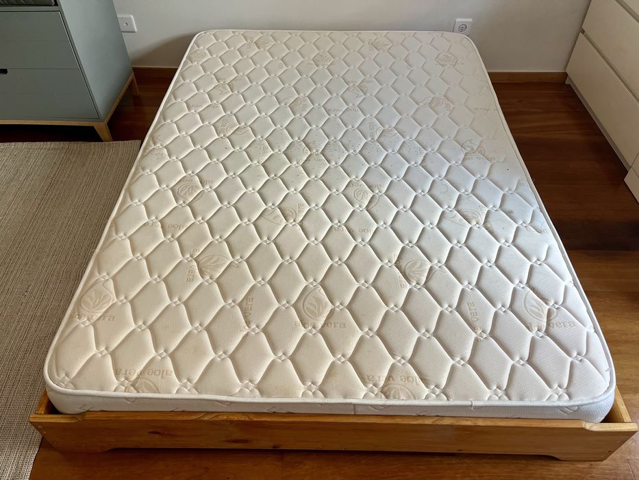 Cama casal Montessori LUFE com colchão