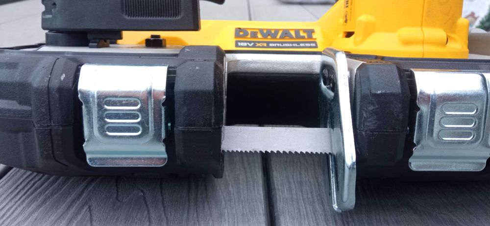 Piła taśmowa DeWalt 18v 46mm cięcia DCS377