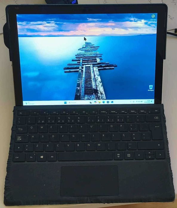 Surface Pro 6 com Docking e Carregadores