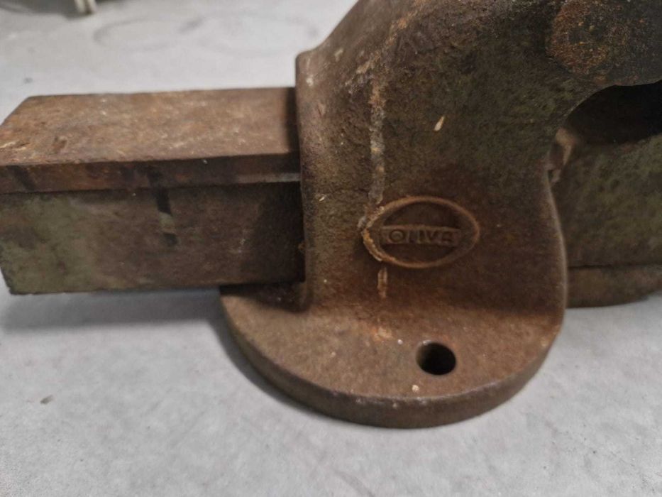 Torno de bancada Oliva