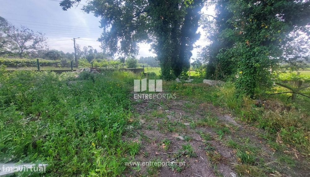 Venda de terreno para construção com 628m², Vila Fria, Viana do Cas