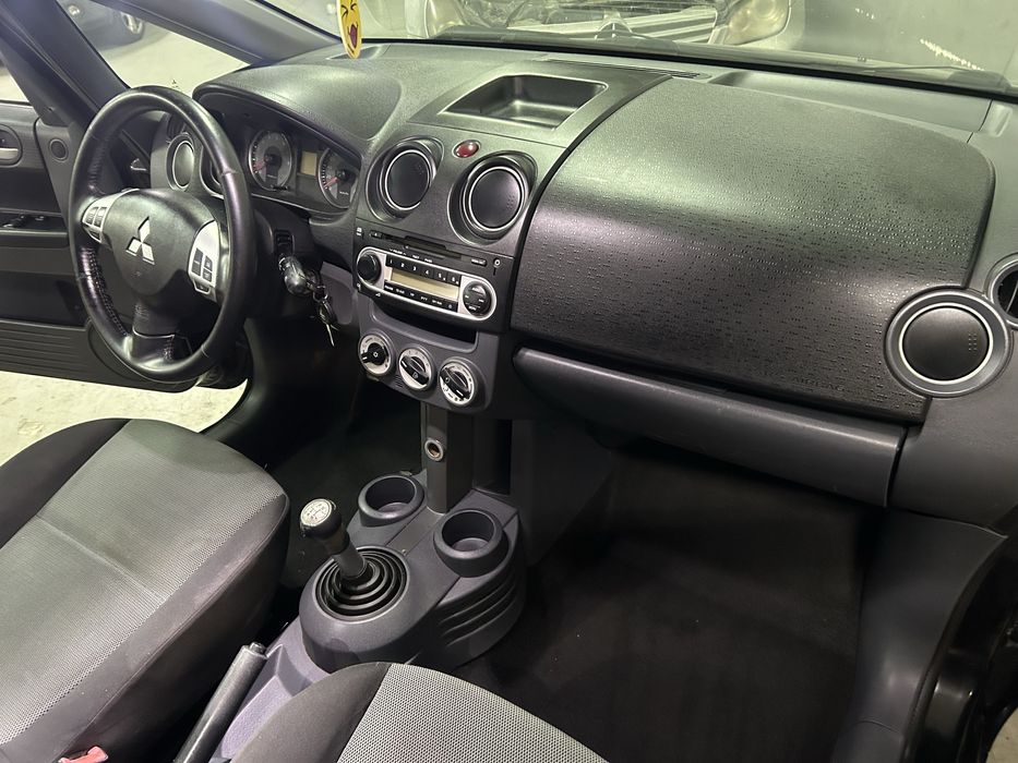 Mitsubishi colt 2010