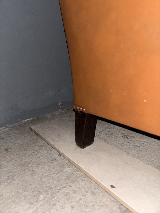 Sofá em pele de 3 lugares