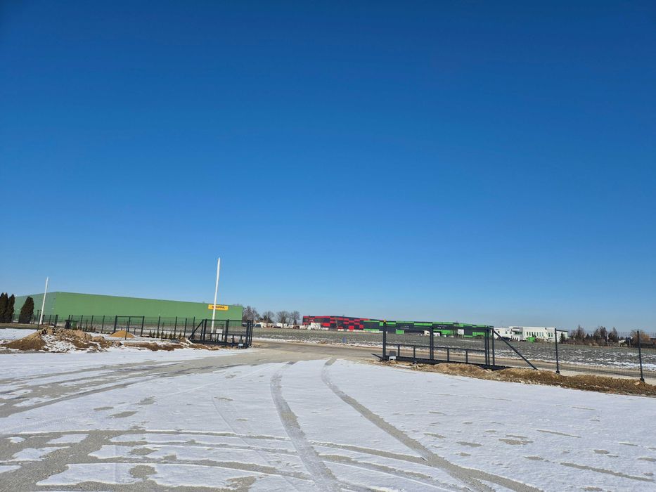 Wynajmę plac na parking TIR/maszyny budowlane/baza transportowa/inne