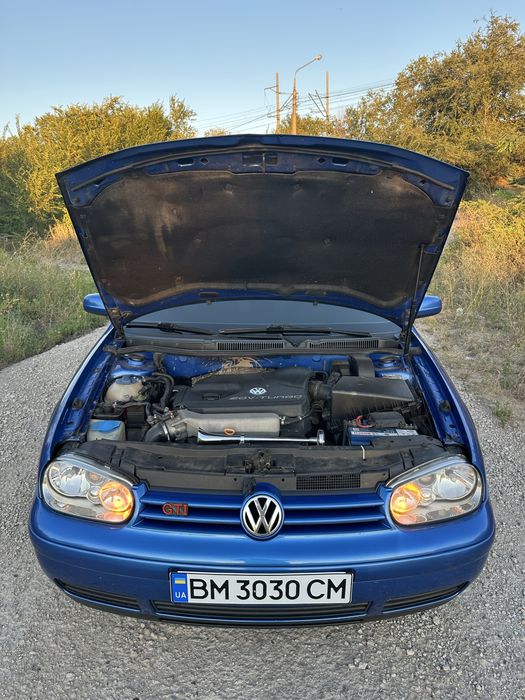 Volkswagen Golf 4 на повному бойовому стані