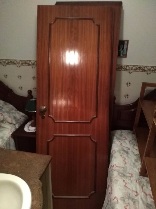 1 portas em Madeira para toda a casa