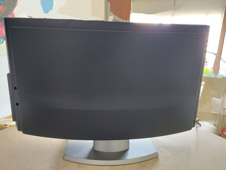 Televisor LCD Sony KLV-26HG2 a funcionar