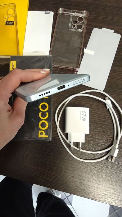 Xiaomi Poco F5 12/256 (white) состояние идеальное ( как новый)!