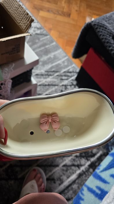 Wanna na mydełko lub drobiazgi w łazience.