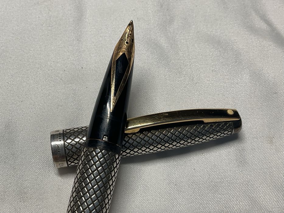 Caneta tinteiro em prata da Sheaffer