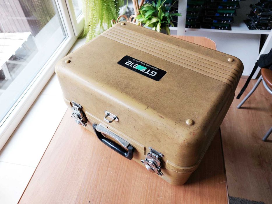 Tachimetr elektroniczny Topcon GTS-212