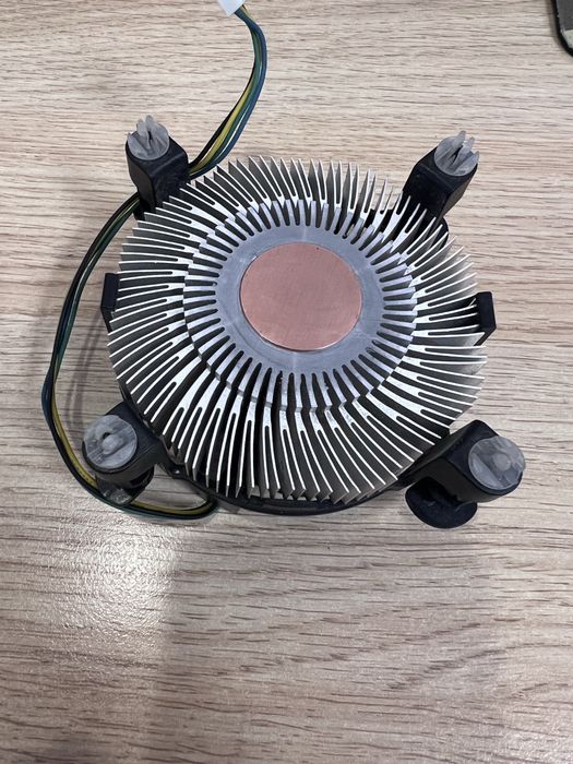 Боксовий кулер intel