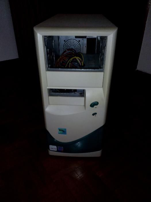 PC Case and Power Supply450231999597783040