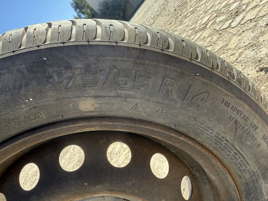 Pneus Michelin 175/65 R14 82T - usados