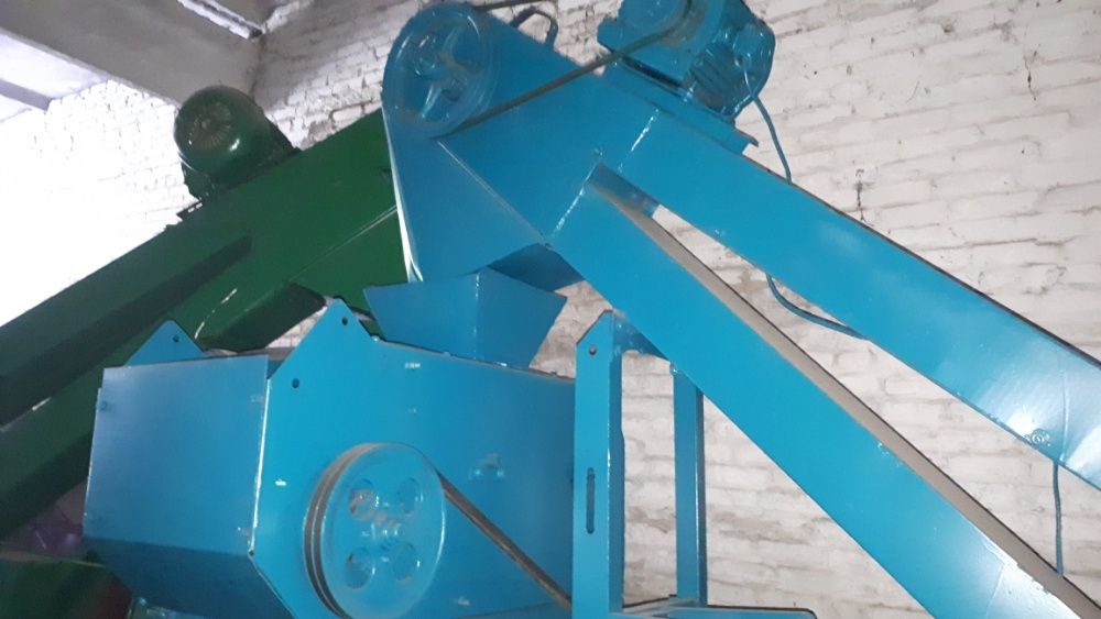 Продам овс-25,зерноочистна машина,очісник вороху,віялка.