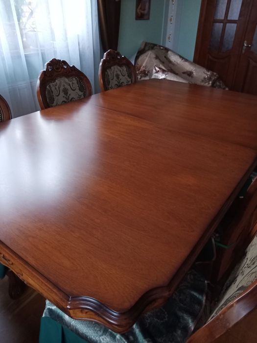 Стіл та стільці/ Малайзія/Стіл великий,довжина 2 метри.