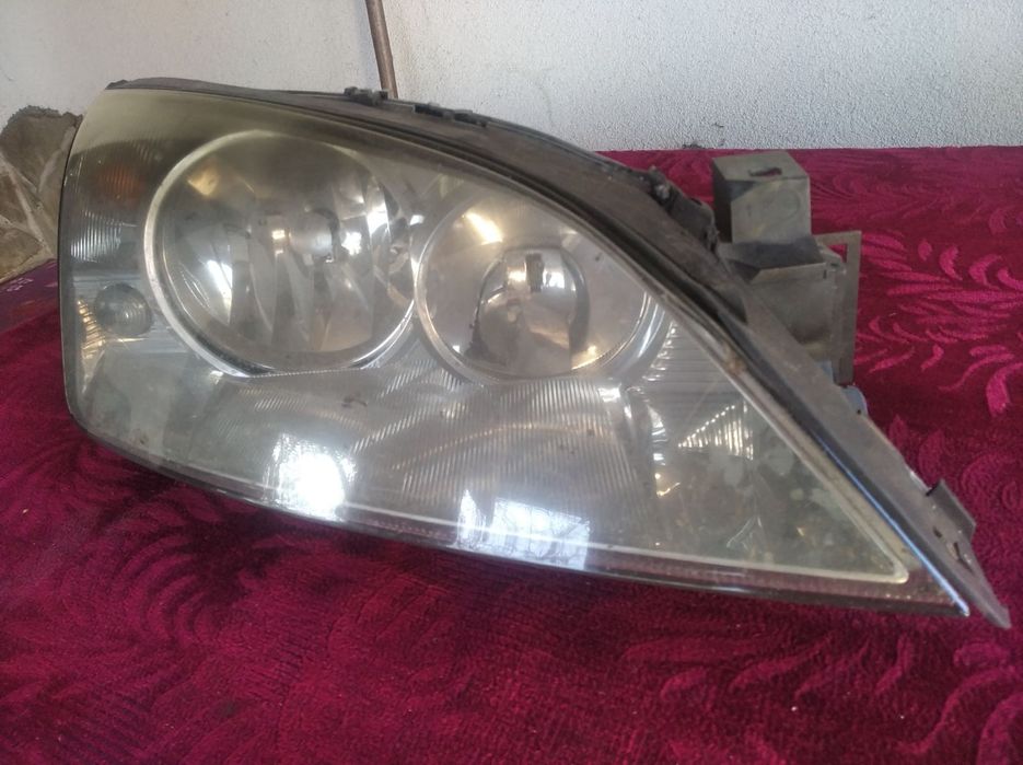 Фара правая Ford Mondeo 3  ДОРЕСТАЙЛ !