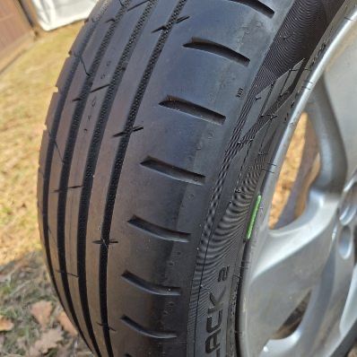 Koła alufelgi Toyota opona Nokian Hakka Black 2 17 cali