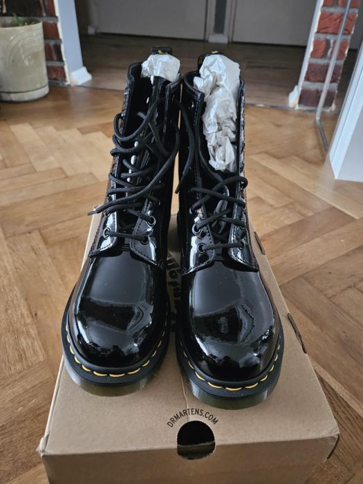Dr. Martens 1460 damskie glany w rozmiarze 41 nowe