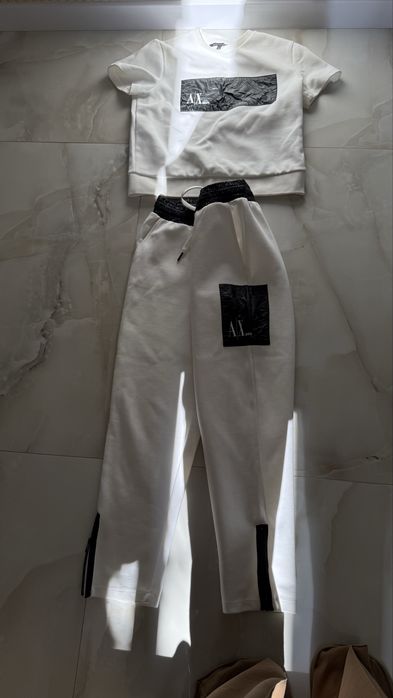 Костюм Armani  оригінал. С/М розмір