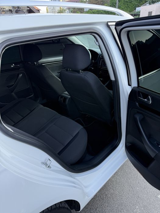 Volkswagen Golf 2010 рік