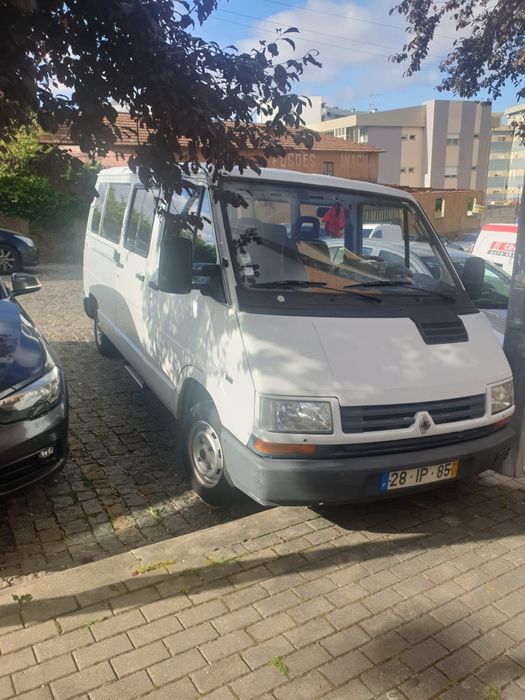 Carrinha adaptada para transporte de deficientes