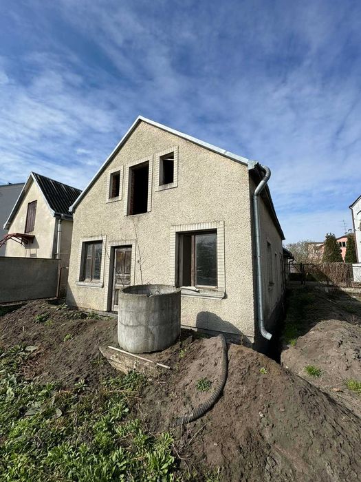 Будинок та земельна ділянка 7,8 сот., м. Жовква