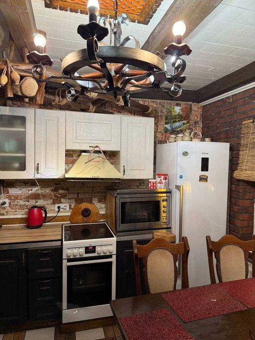 Будиночок біля лісу з САУНОЮ • тераса • зона барбекю (подобово)