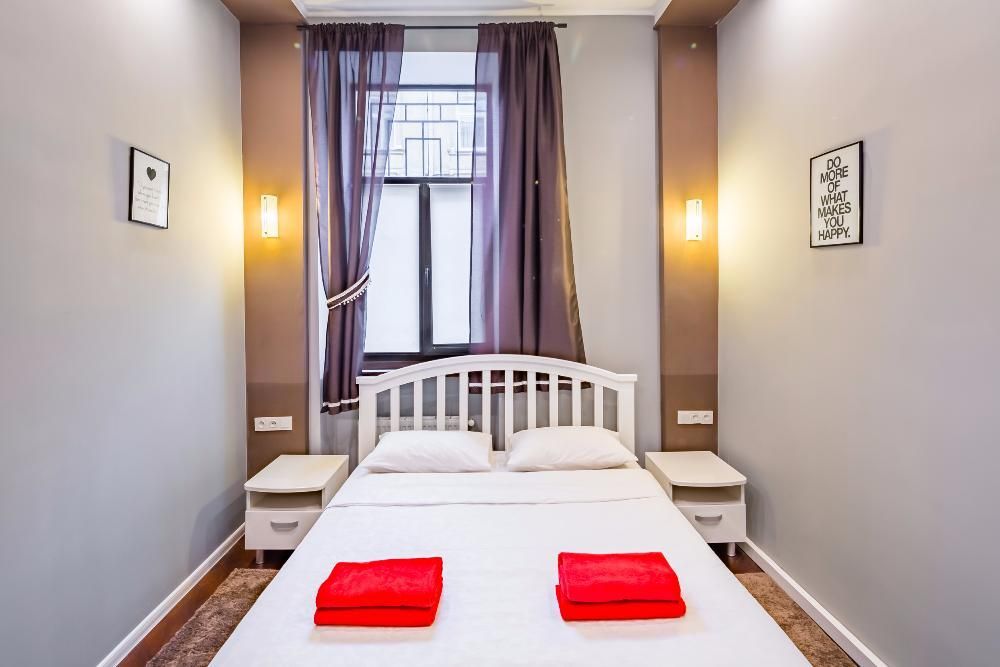 Подобово 2к. центр, пл. Старий Ринок, вул.Ужгородська