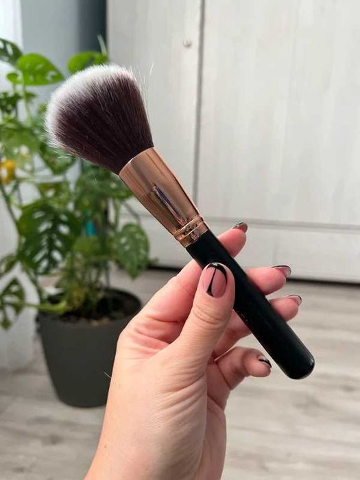 Pędzel do makijażu Sheglam do pudru
